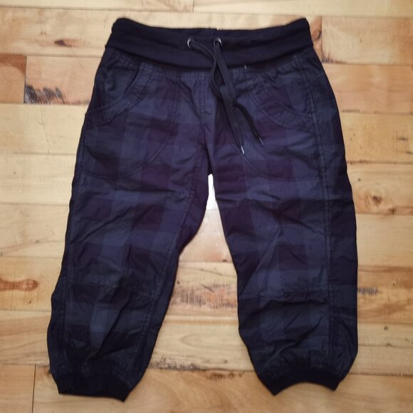Cute Y2K capri pants black and grey plaid - Picture 1 of 5